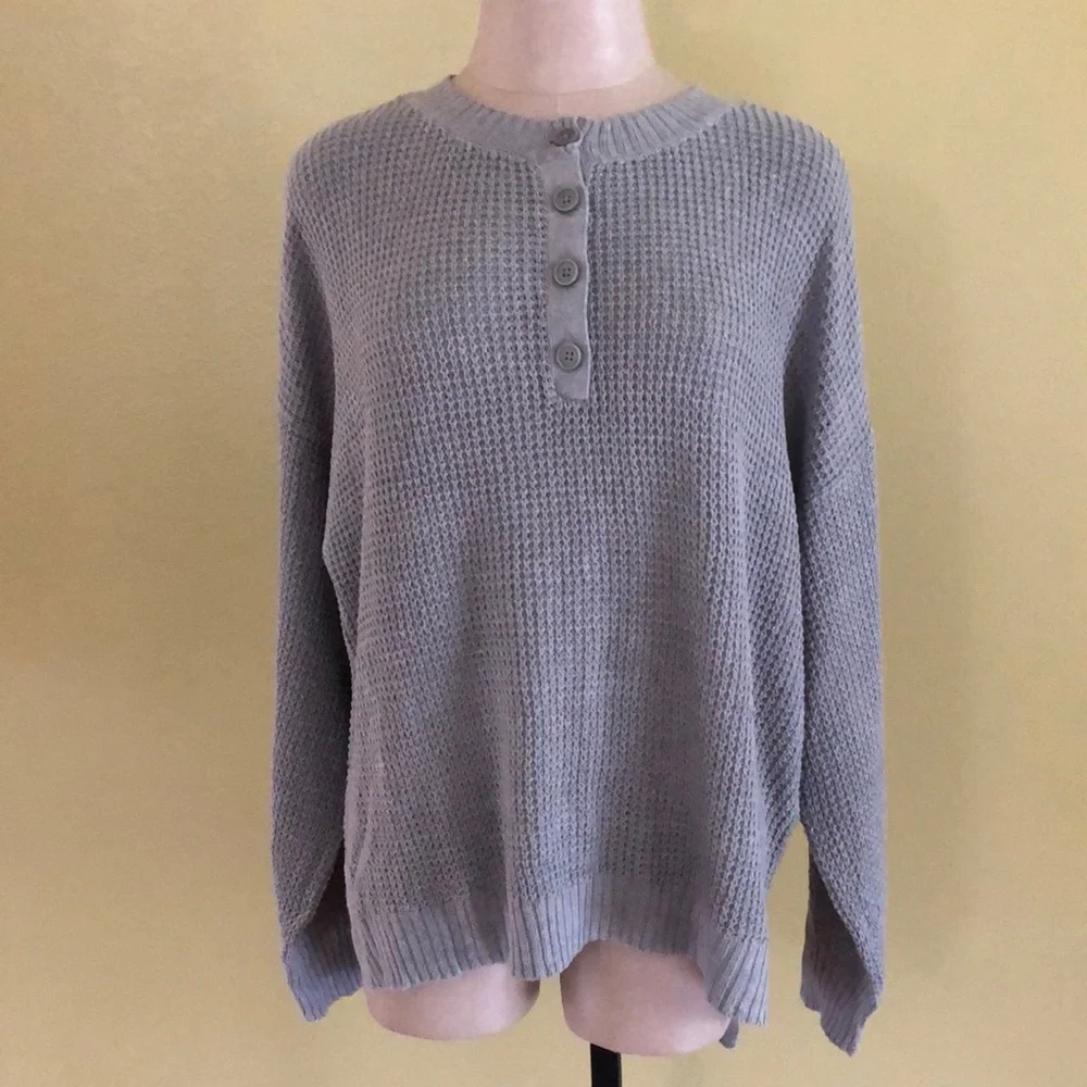 🔥NWT🔥 American Eagle Outfitters Women’s Oversized Henley Sweater - Picture 2 of 8